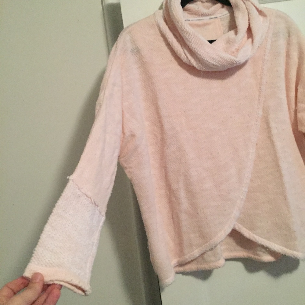 Calvin Klein Sweatshirt - Picture 2 of 6